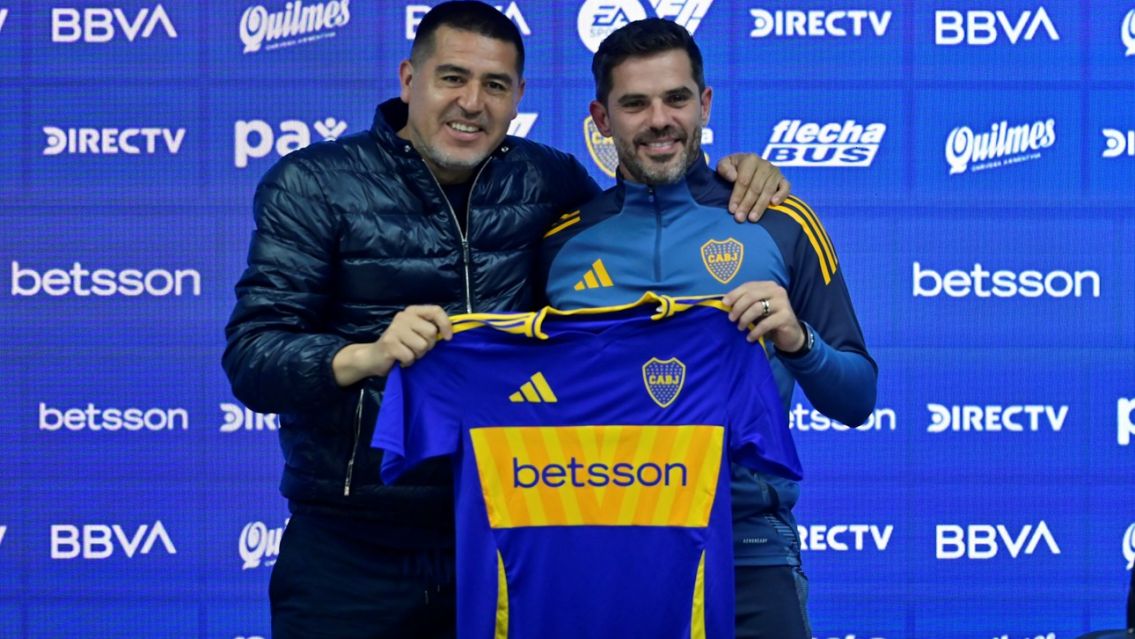 Esc�ndalo en el vestuario: Riquelme ech� a Gago de Boca