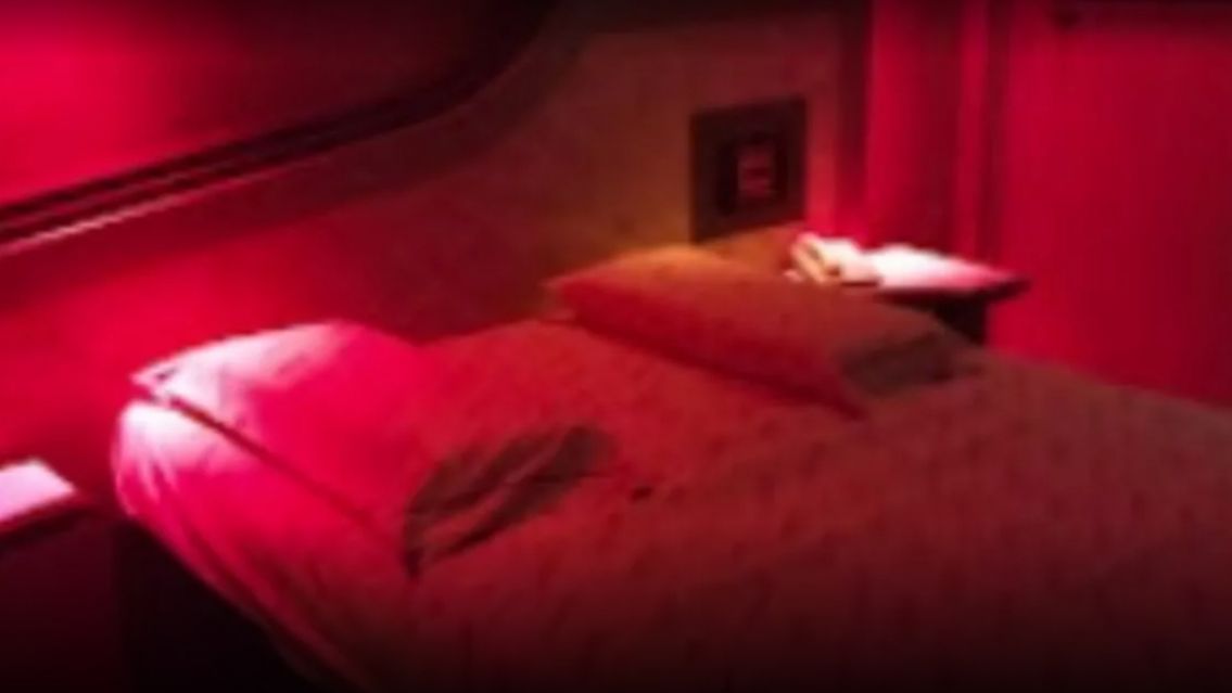 Fue al telo y la pas� tan bien que se olvid� plata: volvi� a buscarla y tuvo final feliz