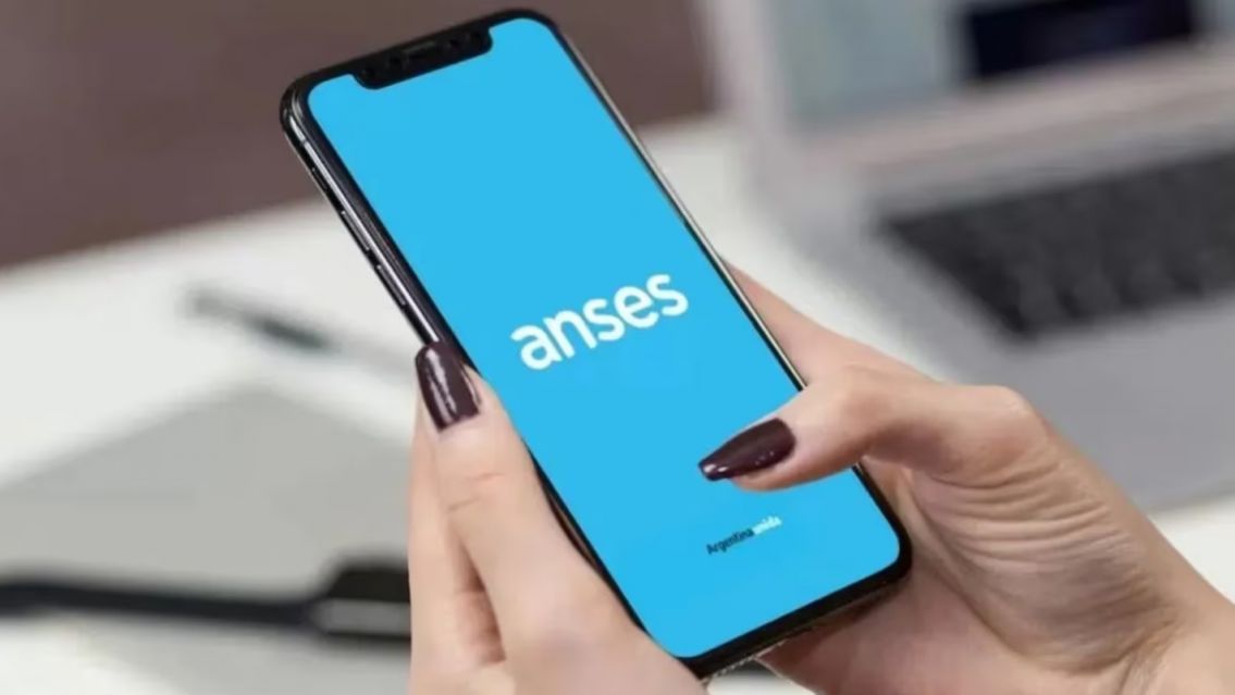 AUH y Tarjeta Alimentar ANSES: qui�nes cobran en mayo de 2025