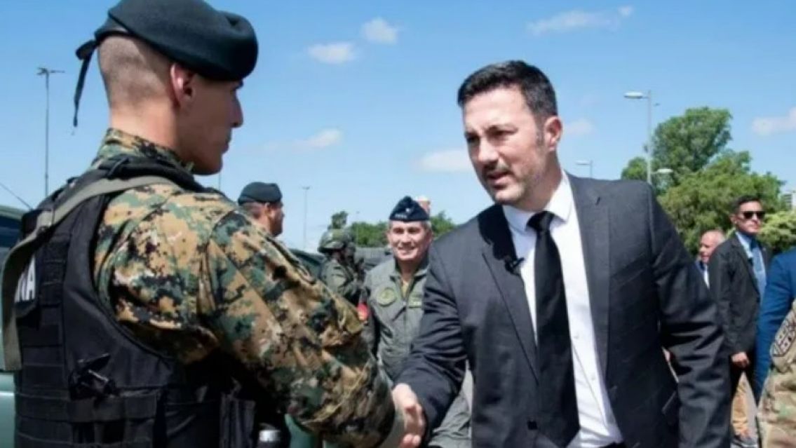 Luis Petri defendió el decreto que autoriza a las Fuerzas Armadas a detener civiles