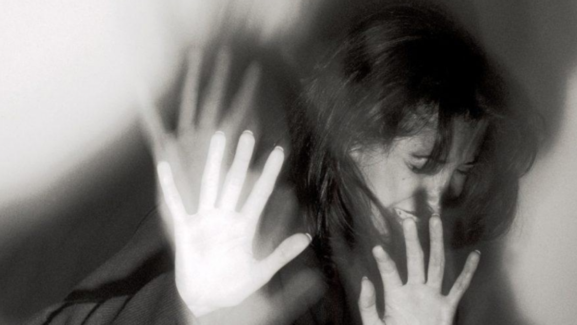 Jujuy: siguió a su ex pareja a un hotel alojamiento y la golpeó brutalmente