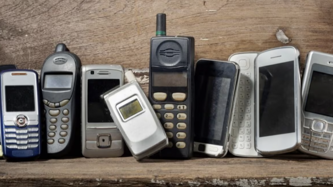 Si guardaste alguno de estos celulares, podés hacer una fortuna