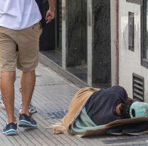 Juje&ntilde;o quiso ayudar a un indigente y lo invit&oacute; a comer: termin&oacute; asaltado y llorando 