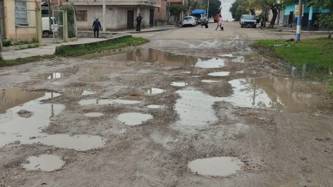 Vecinos de Mariano Moreno reclaman obras, iluminaci�n y seguridad: "El intendente se olvid� de nosotros"