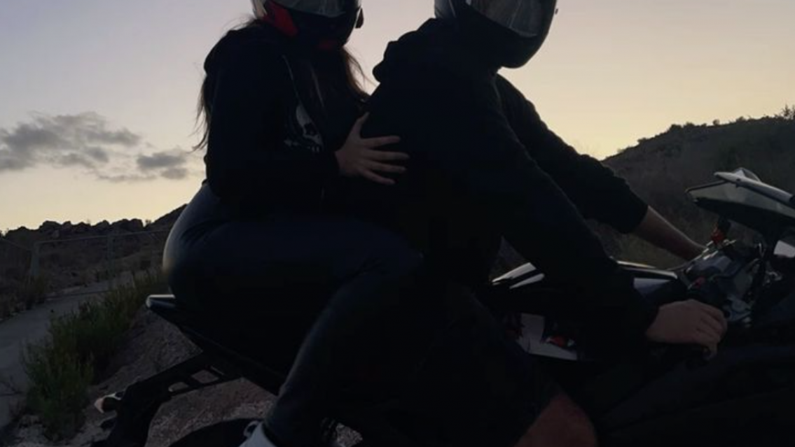 Jujuy: iban en moto, no se aguantaban las ganas, se bajaron en la ruta y acabaron a los gritos