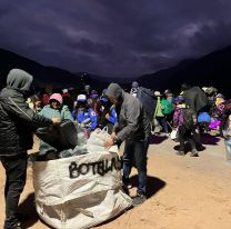 Reconocen a bandas de sikuris por su compromiso ambiental en la peregrinación a Punta Corral