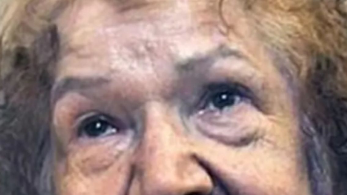 Abuelita alquilaba su casa y les hacía algo macabro a sus inquilinos: terminó internada