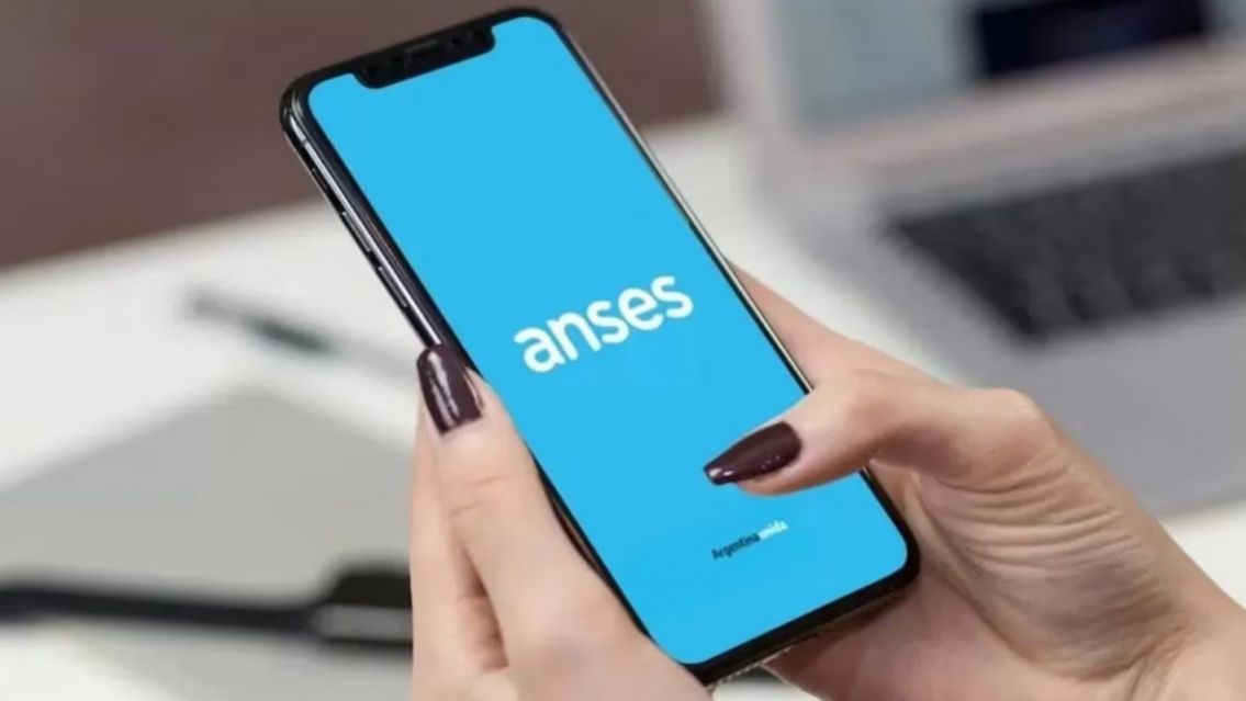 �Por qu� pod�s quedarte sin cobrar la AUH y la Tarjeta Alimentar ANSES en mayo?