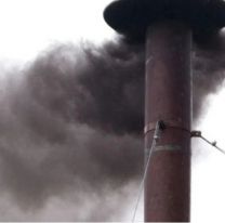 El cónclave arranca con una primera fumata negra