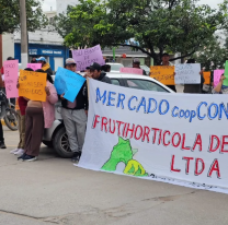 Feriantes de Perico volvieron a protestar frente al municipio: "Estamos cansados de tanto manoseo"