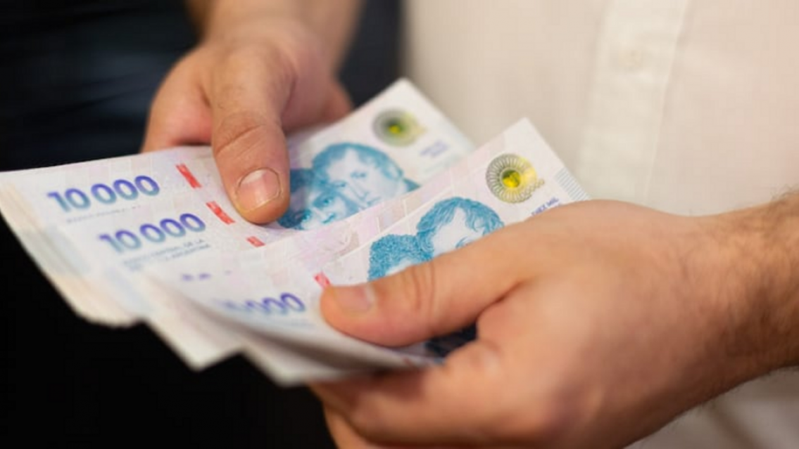 El Gobierno nacional actualizó por decreto el Salario Mínimo, Vital y Móvil