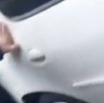 Una mujer se abatató y quedó atrapada bajo el auto: está internada