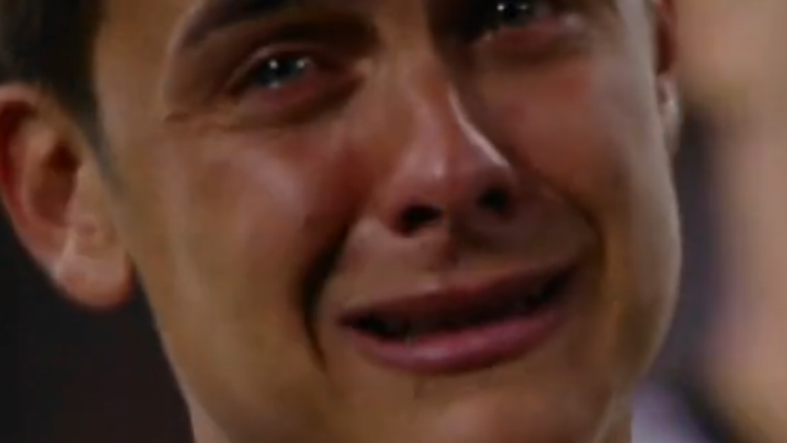 La muerte que golpea a Paulo Dybala, "lo dejó de cama"