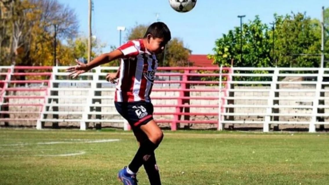 Tenía 11 años, intentó recuperar una pelota que quedó en un techo y murió electrocutado