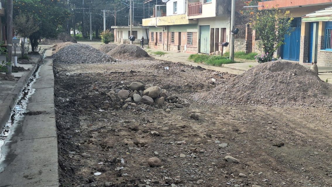 Vecinos de Palpal� denuncian abandono de obra iniciada en campa�a