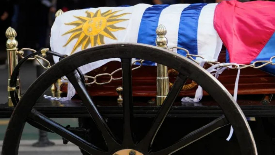 Comenzó el cortejo fúnebre de José 'Pepe' Mujica en Montevideo
