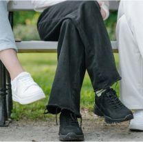 Qué significa mover las piernas sin parar en una reunión: insólita explicación