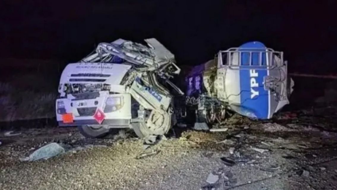 Brutal choque de camiones en la ruta se cobró la vida de al menos 1 jujeño