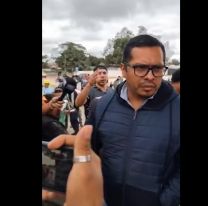 "Andate chorro, gato": escrachan al ex director de la obra social de los azucareros