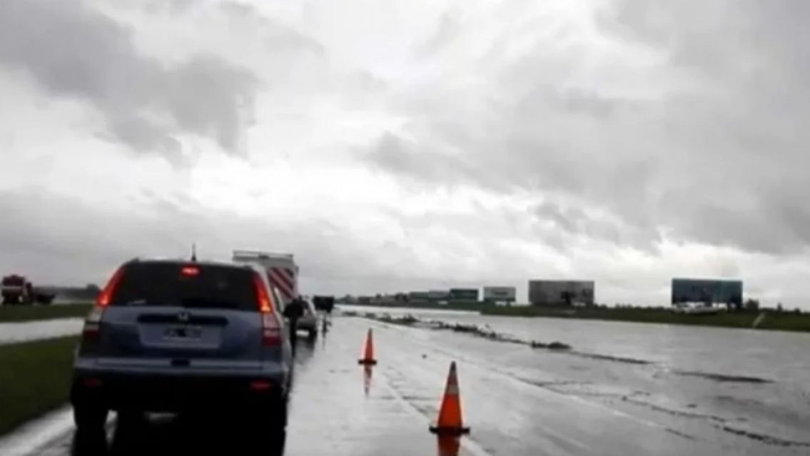 Cientos de personas y niños barados, además ya son 9 mil los evacuados en Buenos Aires