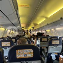 Rayo impactó un avión que viajaba a Salta: gritos, tensión e incertidubre