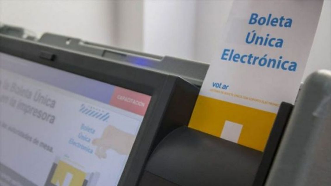 Alumnos juje�os desarrollaron un sistema de voto electr�nico