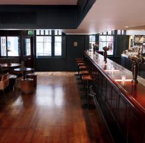 El 76% de los argentinos dejó de ir a bares y restaurantes, según un informe