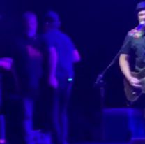 Calamaro fue abucheado y abandon&oacute; el escenario tras apoyar las corridas de toros