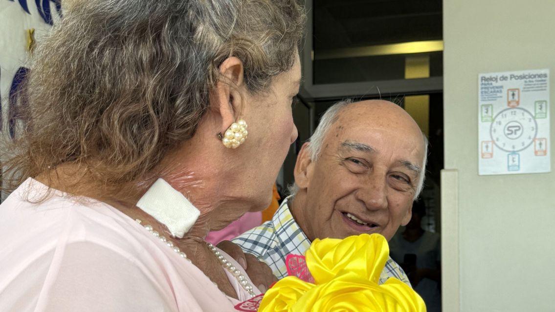 La emotiva historia de dos abuelos que se casaron en una Unidad Coronaria
