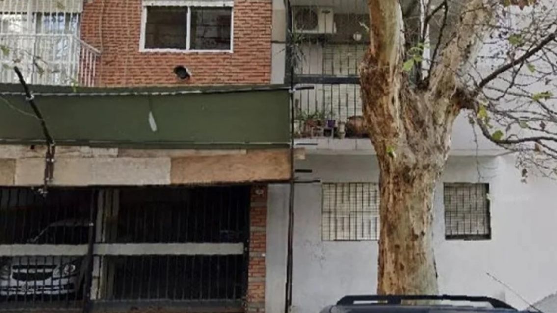 Hallaron a una familia asesinada en su departamento: investigan al padre