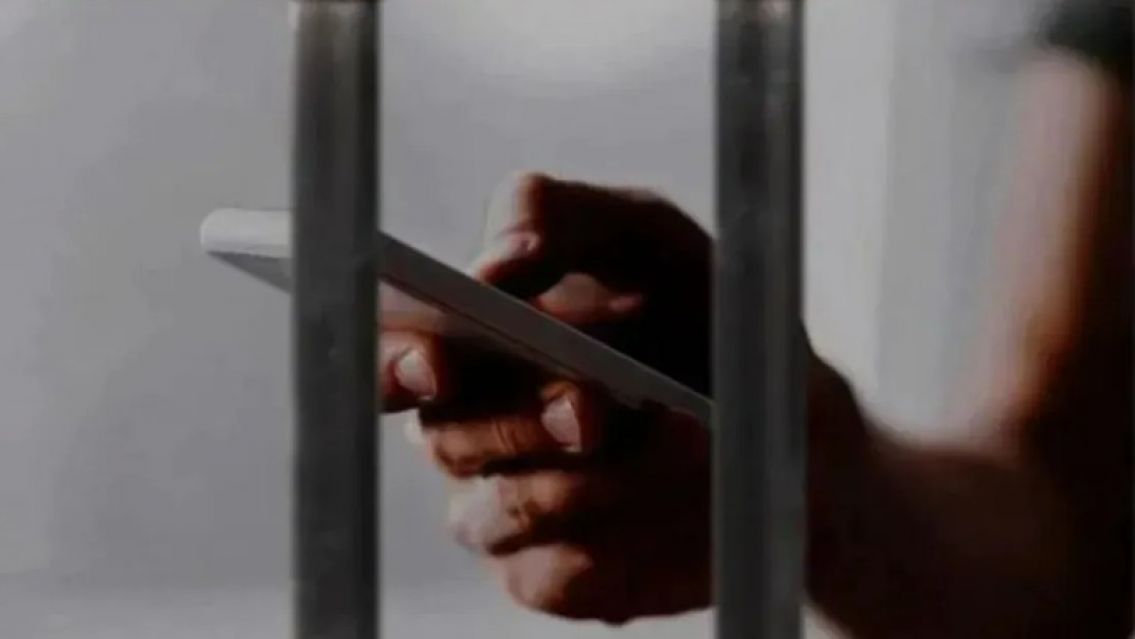 Descubrieron a tres penitenciarios intentando ingresar celulares a la cárcel