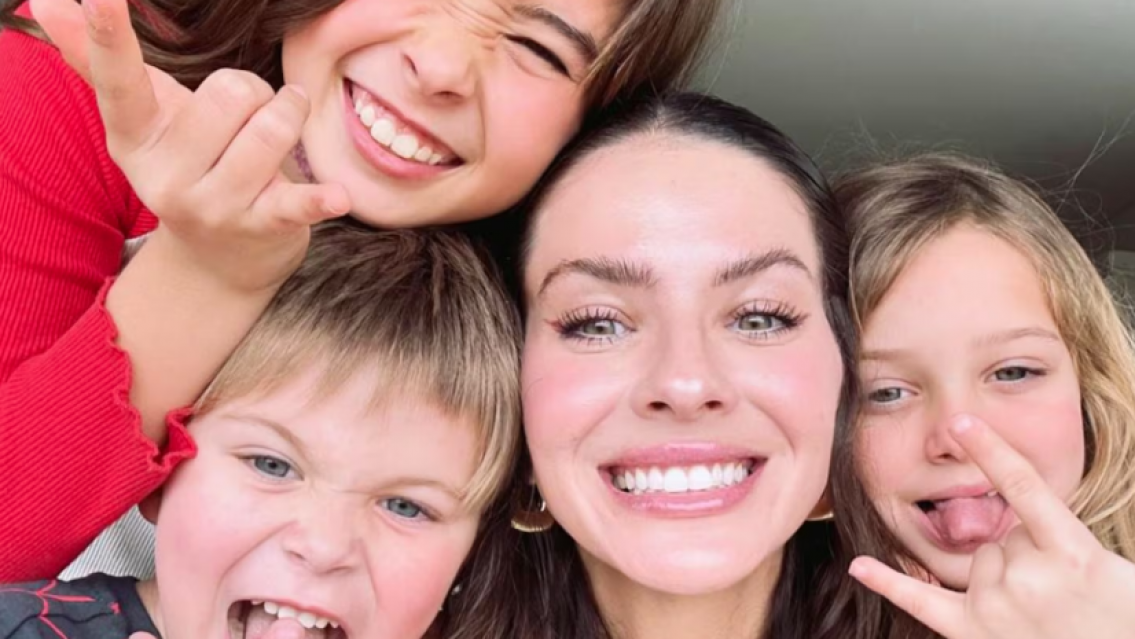 ¿Arreglaron por plata? Cabré y Vicuña autorizaron a sus hijos viajar a Turquía