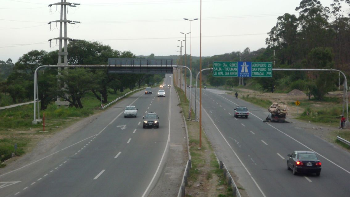 Murió un hombre atropellado por un colectivo en la ruta 66