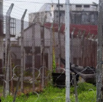 Detectan a tres carceleros intentando ingresar celulares al Penal de Alto Comedero