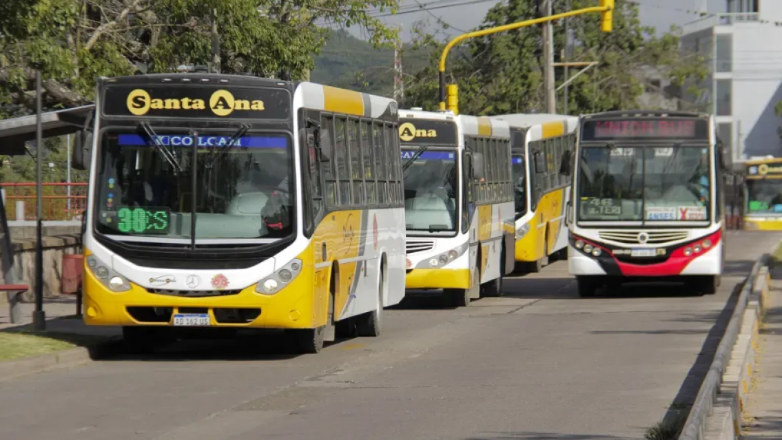 Desde este lunes vuelve a aumentar el precio del colectivo en San Salvador