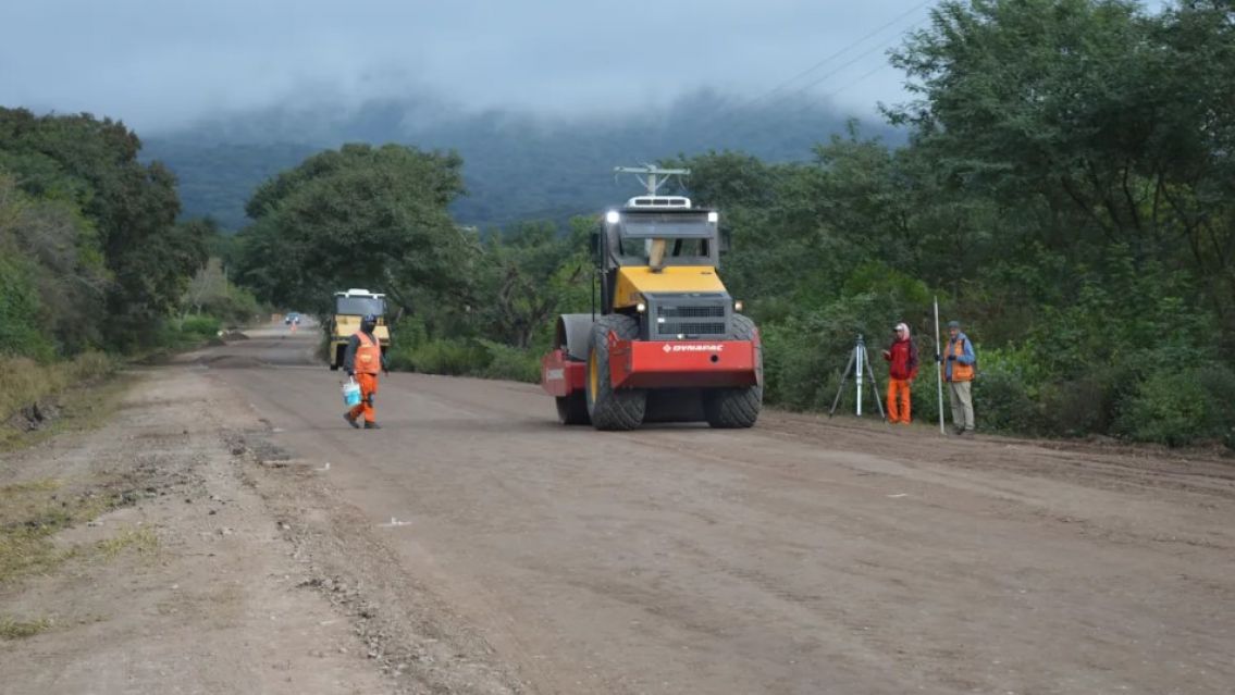 Avanza la repavimentaci�n de la Ruta Provincial 62 en La Ci�naga