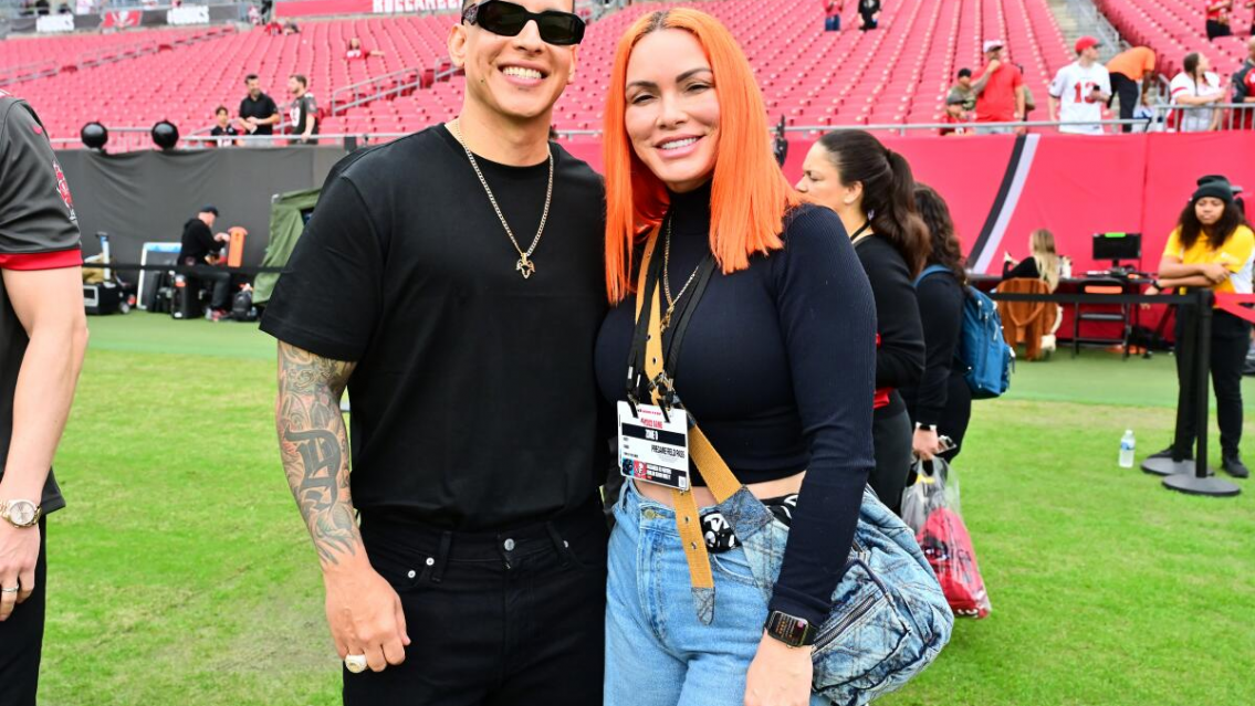 "Qu� f�cil es limpiar todo": esposa de Daddy Yankee lo fulmina por "hacerse el religioso"