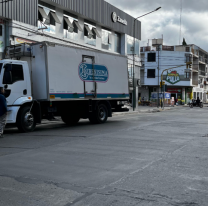 Camión de lácteos atropelló a una ancianita norteña y la dejó tirada en el asfalto