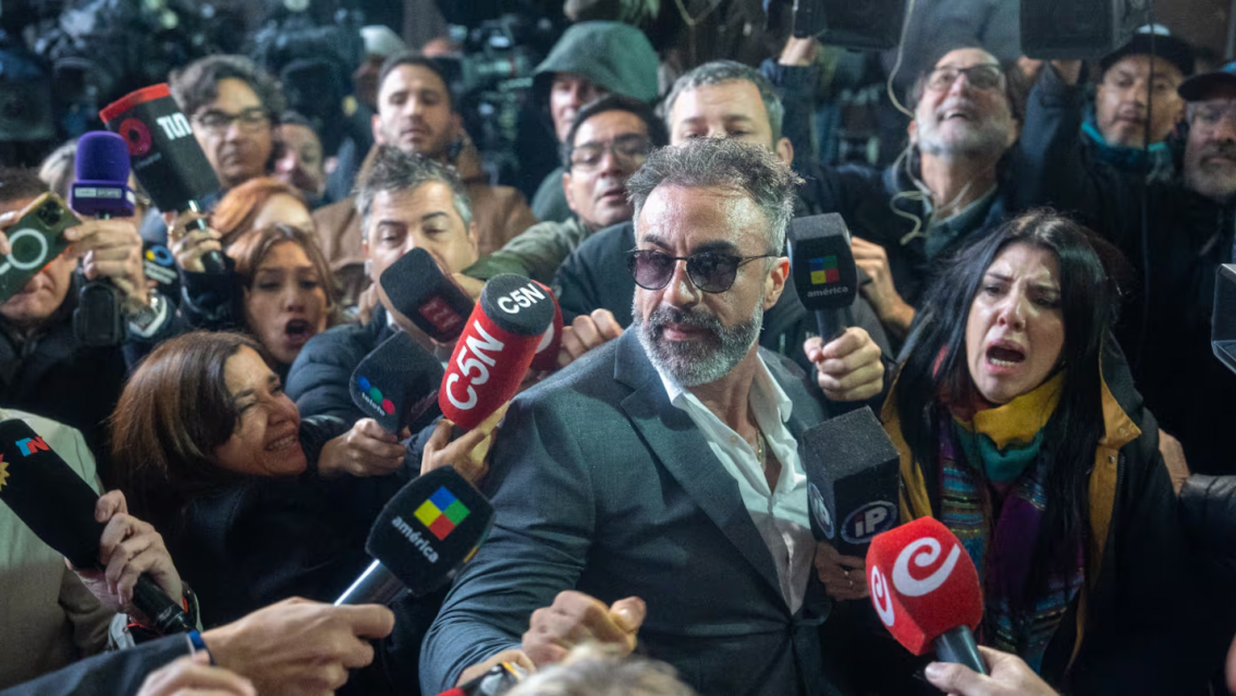 Escracharon al m�dico Luque en pleno juicio por la muerte de Diego Maradona