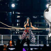 &Iacute;dola pop, 100% argenta y pasta de rocker: los looks de Lali en V&eacute;lez