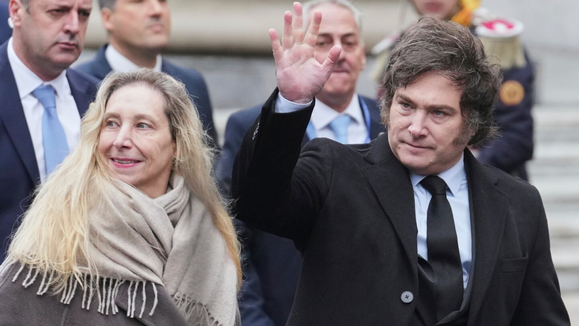En el horno: un fiscal solicitó revisar los celulares de Karina y Javier Milei