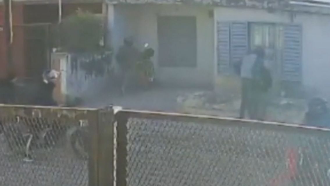 No tienen coraz�n: usaron a un changuito de 3 a�os para robar en plena vereda