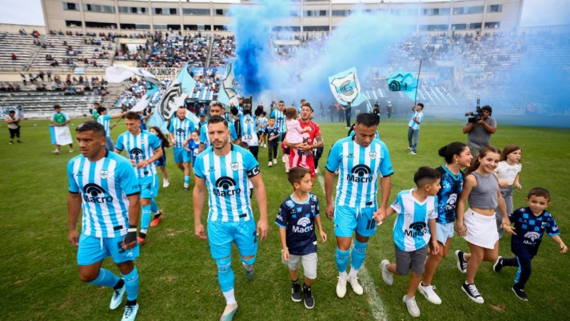 El "Lobo" sale a consolidar su regularidad ante Chacarita para seguir peleando en la cima de la Primera Nacional