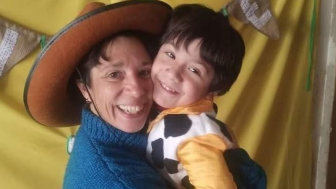 Crecen las dudas sobre el hombre que encontr� los cuerpos de su esposa y su hijo