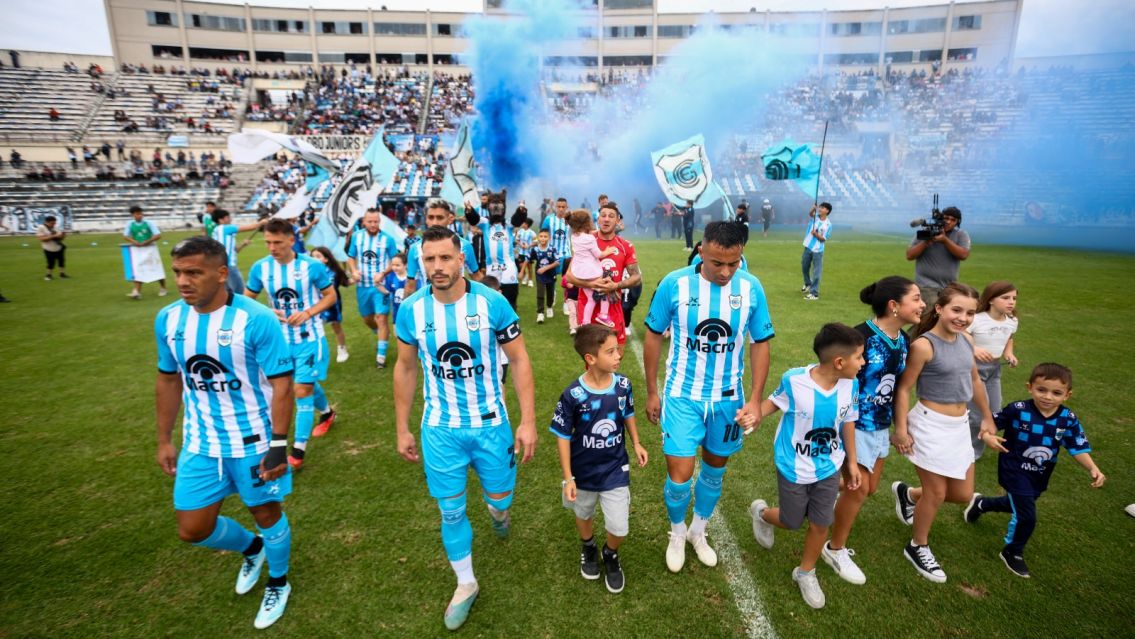 El "Lobo" enfrenta a Chacarita en un duelo clave por la cima de la Primera Nacional