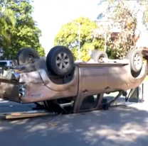 Camioneta quedó ruedas arriba por el fuerte choque entre dos norteños