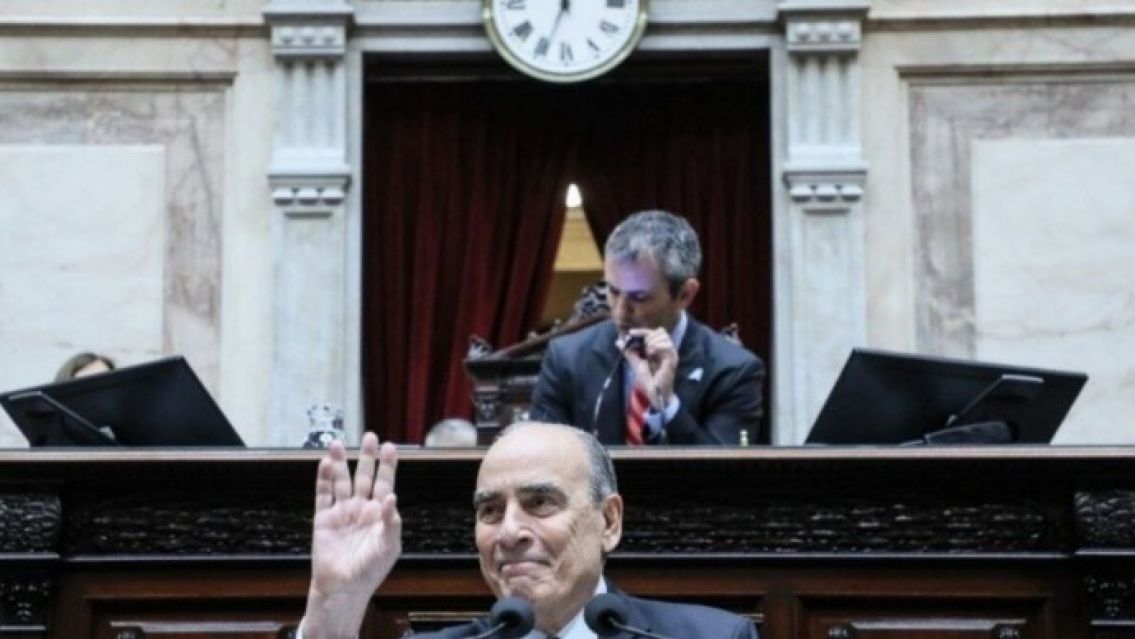 El Gobierno rechaz� un aumento del bono para jubilados: "No existen los recursos"