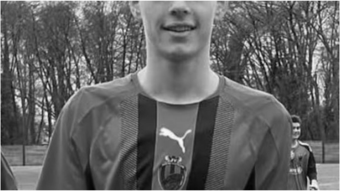 El mundo del f�tbol est� de luto: muri� un querid�simo jugador de 14 a�os