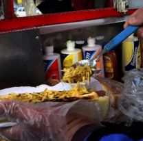 El panchero jujeño que regala super panchos a los chicos que se sacan 10