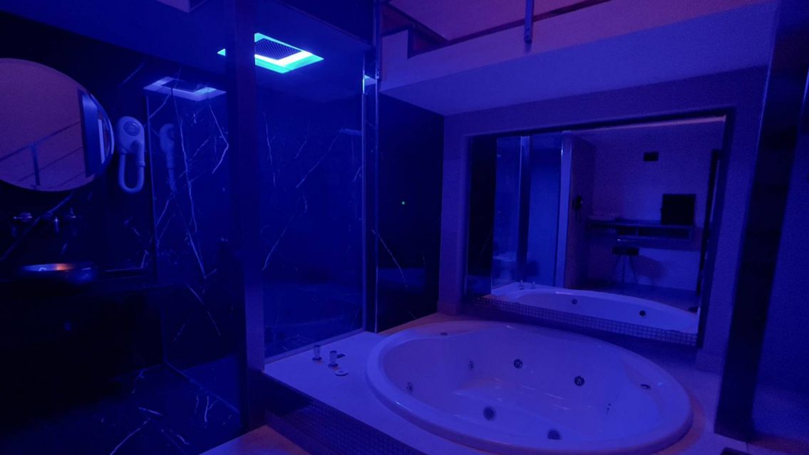 La pesadilla de vivir al lado del telo: un vecino contó su insólita experiencia